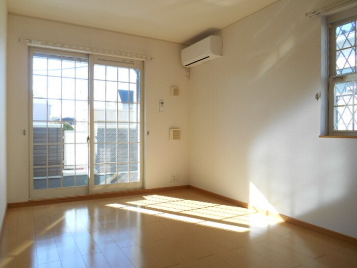 物件内観写真3　(居室)