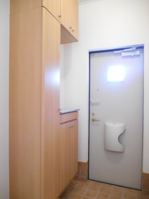 物件内観写真9　(玄関)