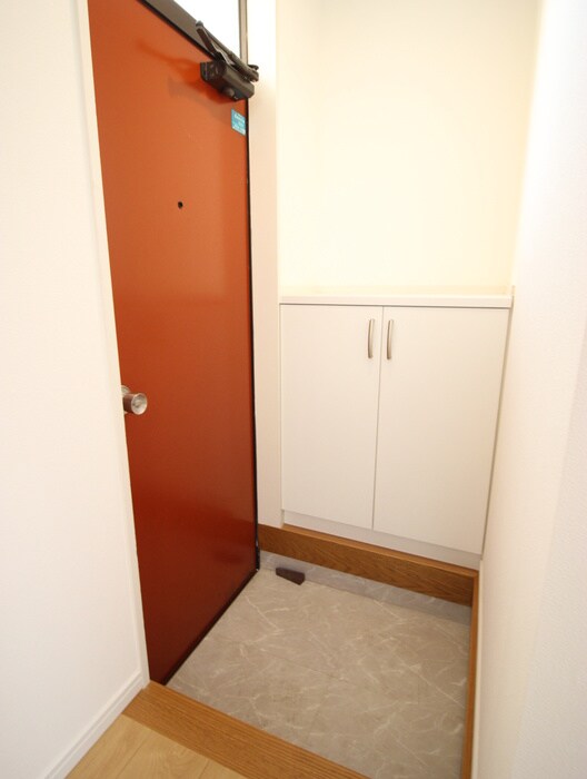 物件内観写真14　(玄関)