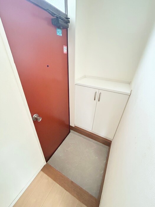 物件内観写真16　(玄関)