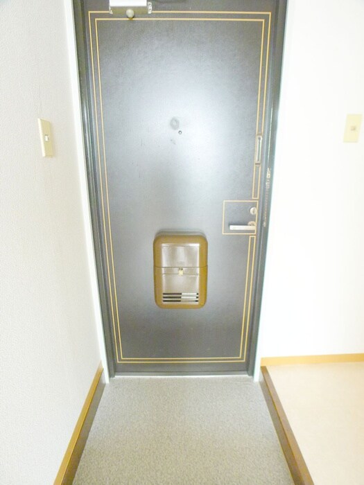 物件内観写真16　(玄関)