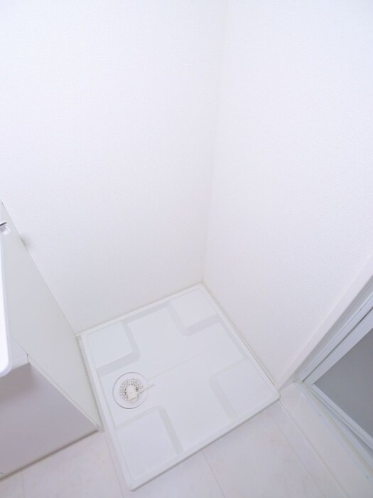 物件内観写真13　(洗濯機置場)