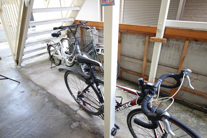 物件外観写真2　(駐輪場)