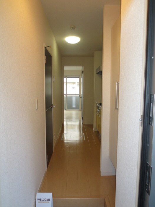 物件内観写真4　(廊下)