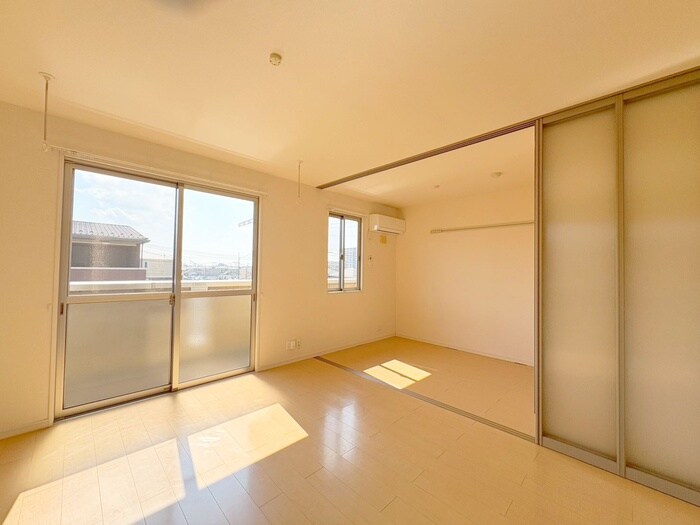 物件内観写真4　(居室)