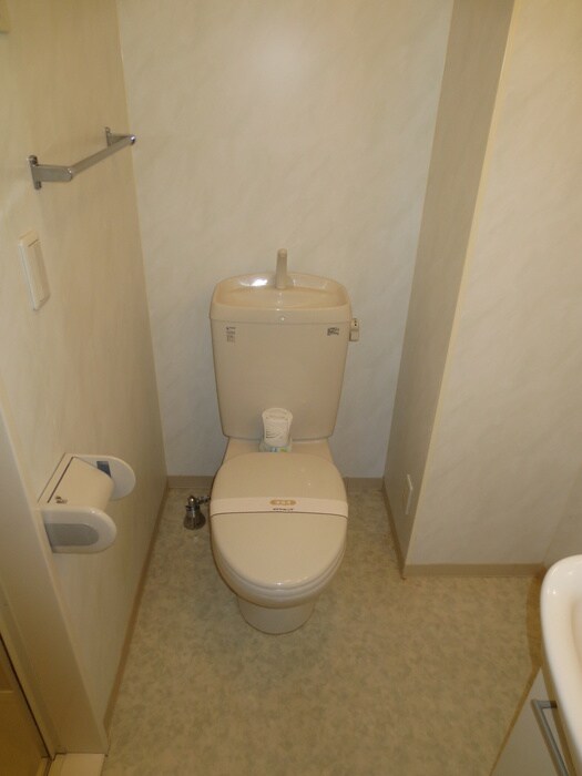 物件内観写真9　(トイレ)