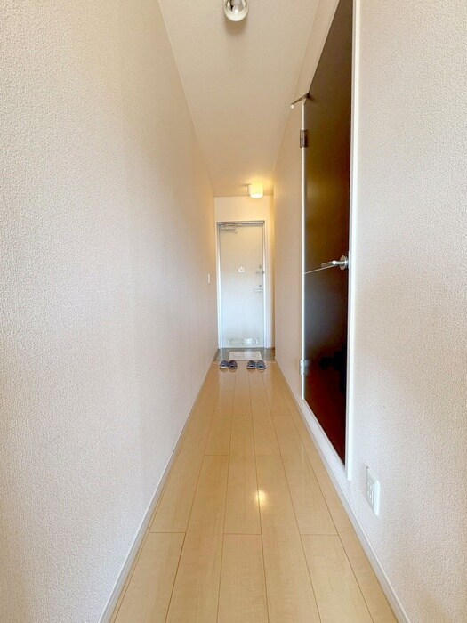 物件内観写真16　(廊下)