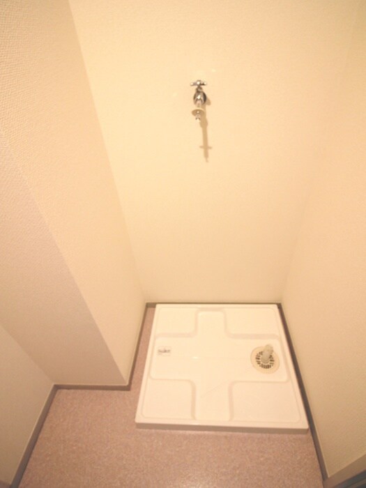 物件内観写真15　(洗濯機置場)