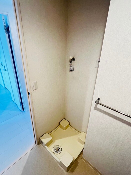 物件内観写真16　(洗濯機置場)