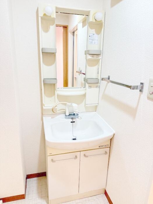 物件内観写真11　(洗面)