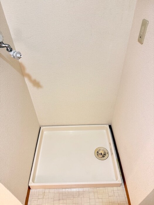 物件内観写真12　(洗濯機置場)