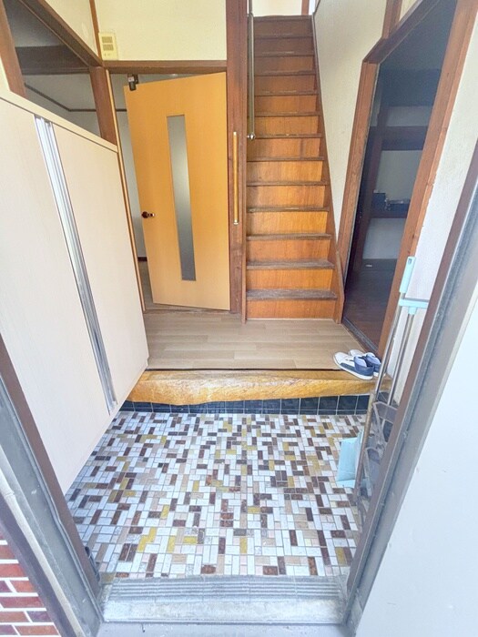 物件内観写真14　(玄関)