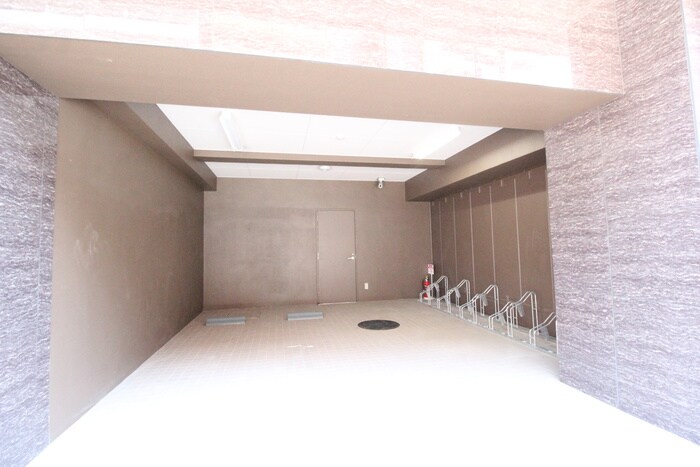 物件外観写真3　(駐輪場)