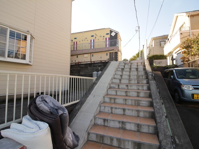 物件外観写真2　(エントランス部分)