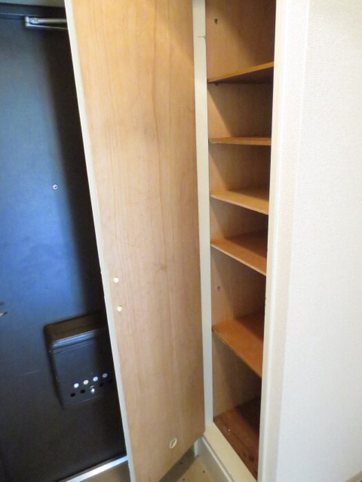 物件内観写真11　(靴箱)