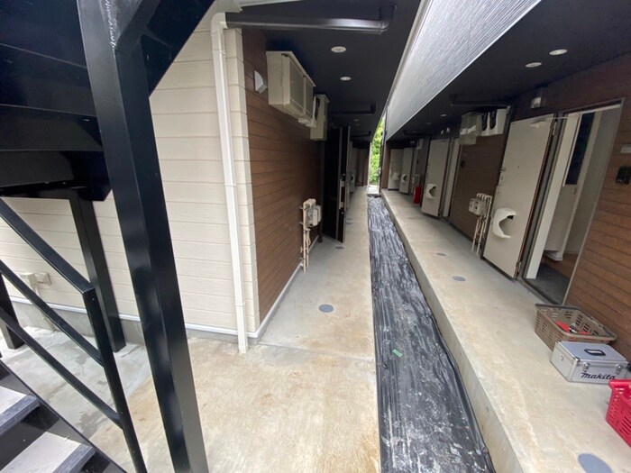 物件外観写真6　(エントランス部分)