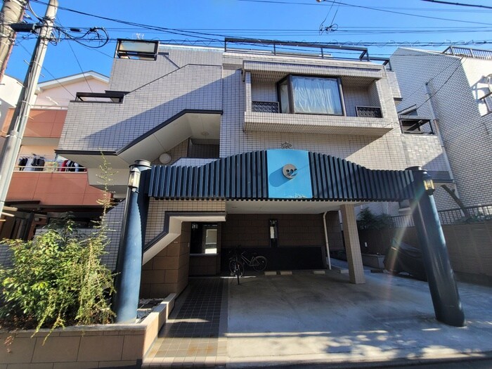 物件外観写真6　(エントランス部分)