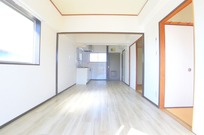 物件内観写真8　(居室)