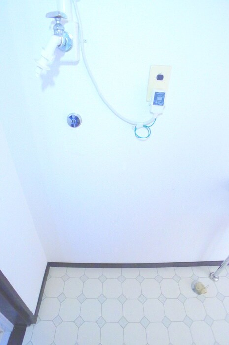 物件内観写真13　(洗濯機置場)