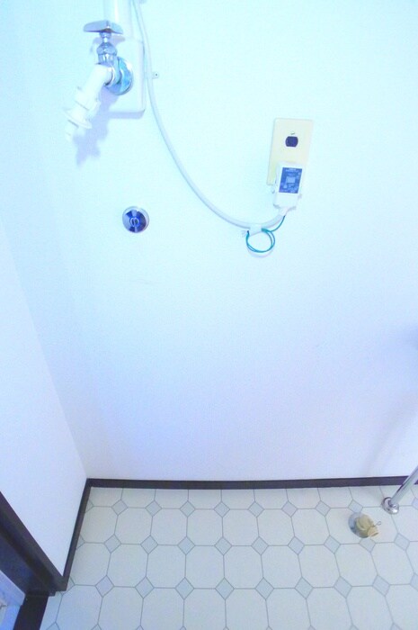 物件内観写真13　(洗濯機置場)