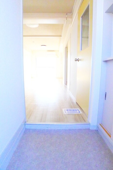 物件内観写真16　(玄関)