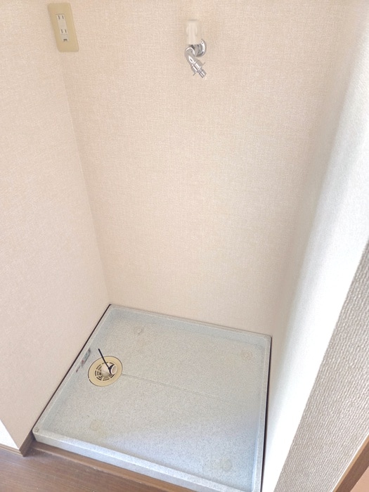 物件内観写真15　(洗濯機置場)