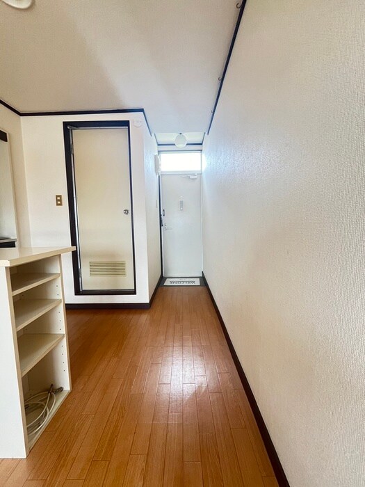 物件内観写真10　(廊下)