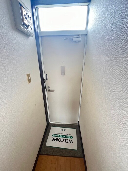 物件内観写真16　(玄関)