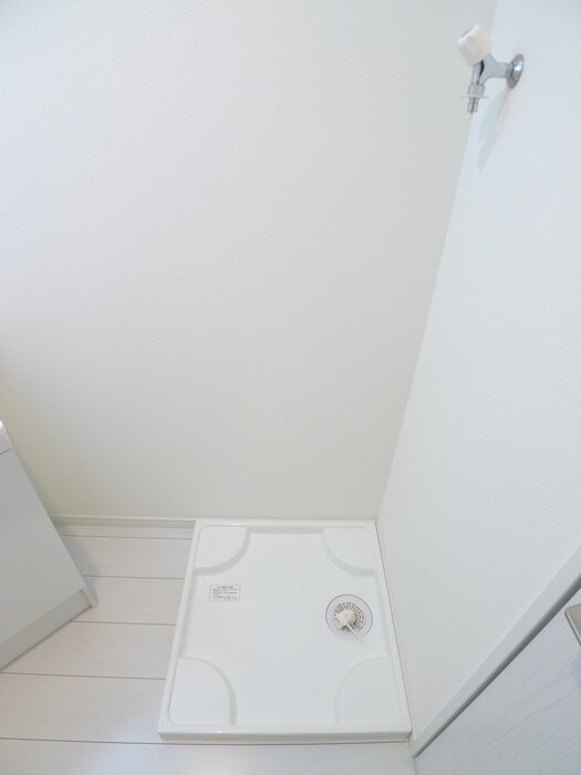 物件内観写真16　(洗濯機置場)