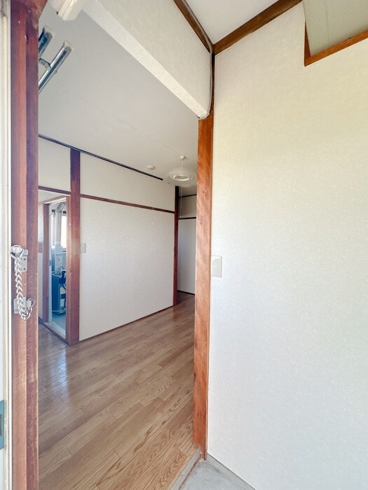 物件内観写真14　(廊下)
