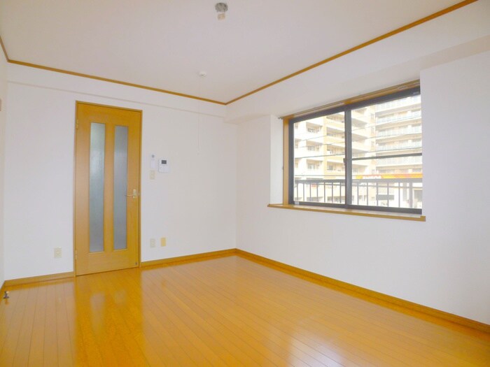 物件内観写真9　(室内からの展望)