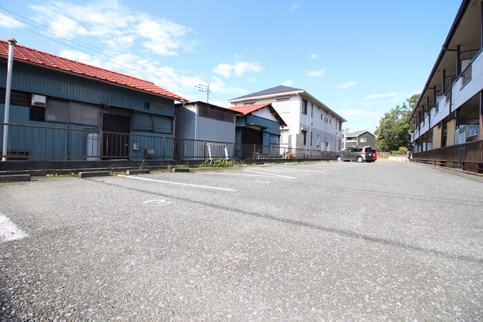 物件外観写真3　(駐車場)