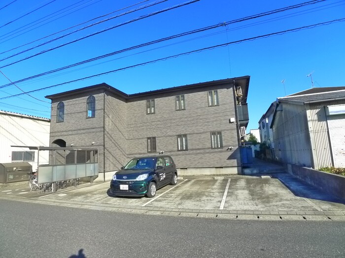 物件外観写真2　(駐車場)