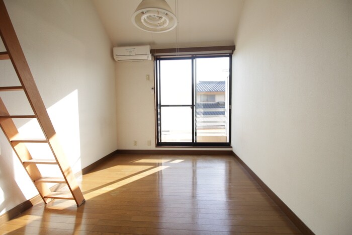 物件内観写真9　(居室)