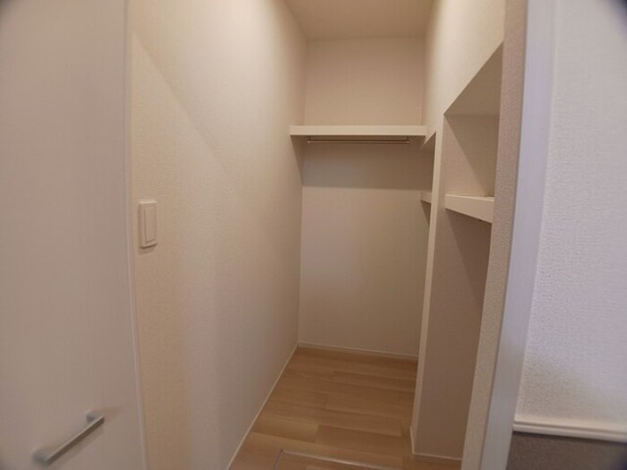 物件内観写真10　(収納)
