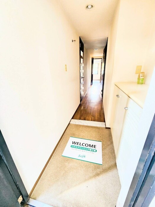 物件内観写真18　(玄関)