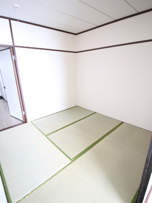 物件内観写真8　(居室)