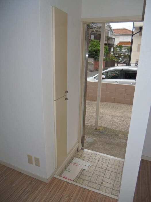 物件内観写真15　(玄関)