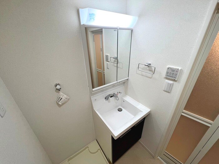 物件内観写真10　(洗面)