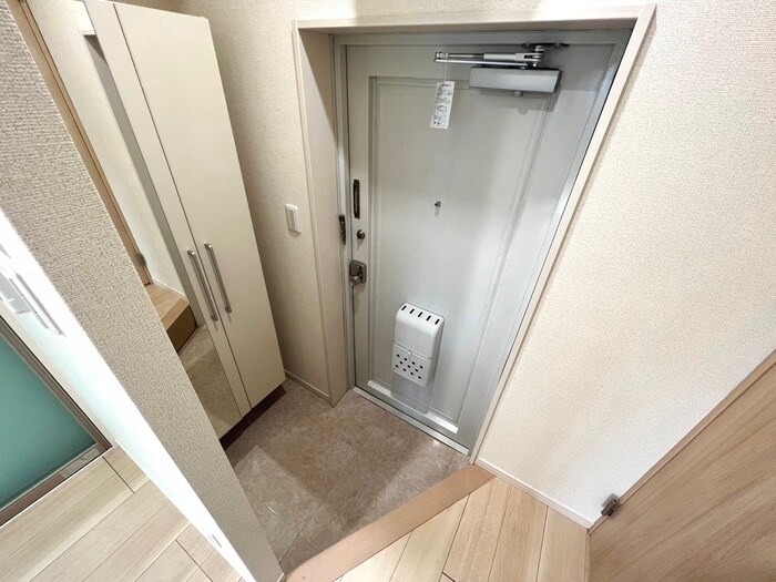 物件内観写真14　(玄関)