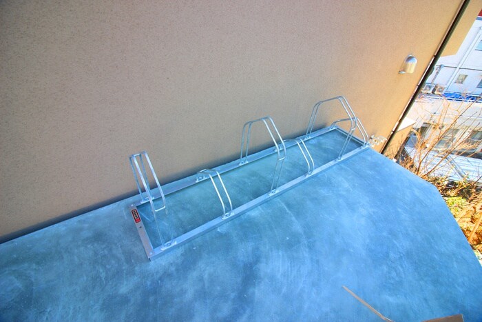 物件外観写真2　(駐輪場)