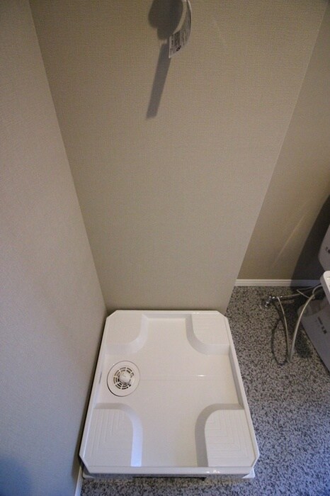 物件内観写真13　(洗濯機置場)