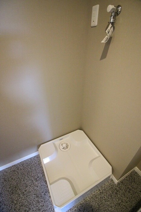 物件内観写真15　(洗濯機置場)