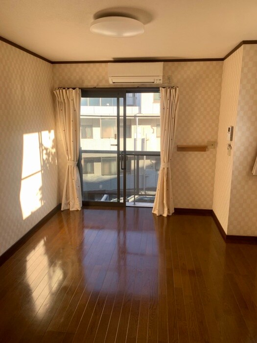 物件内観写真8　(居室)