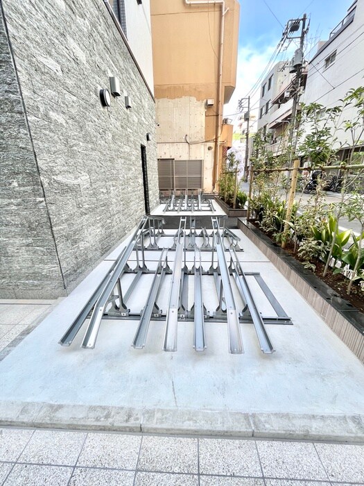 物件外観写真4　(駐輪場)