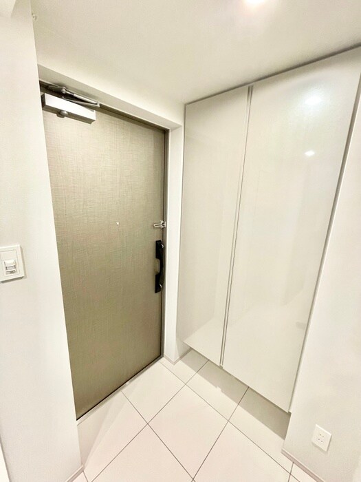 物件内観写真15　(玄関)