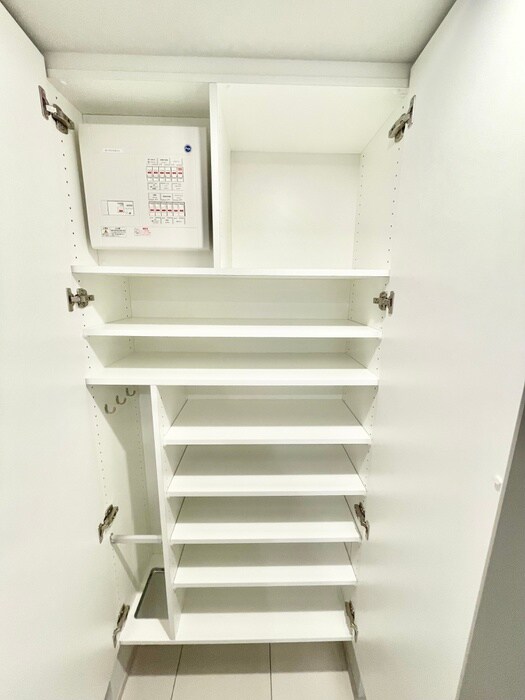 物件内観写真16　(靴箱)