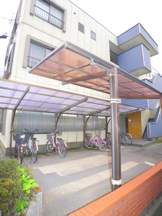 物件外観写真2　(駐輪場)