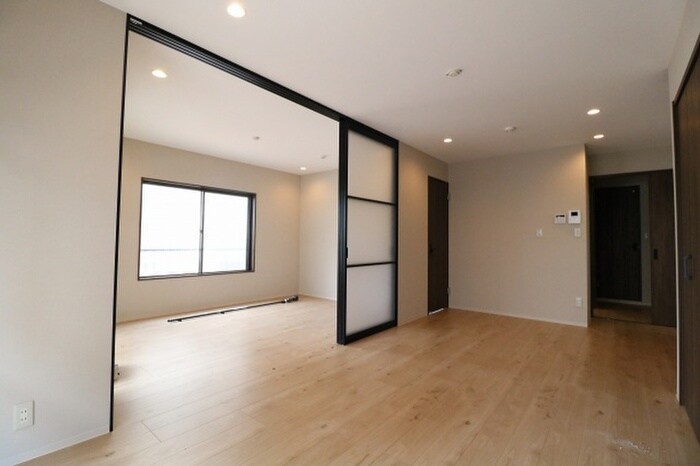 物件内観写真5　(室内からの展望)