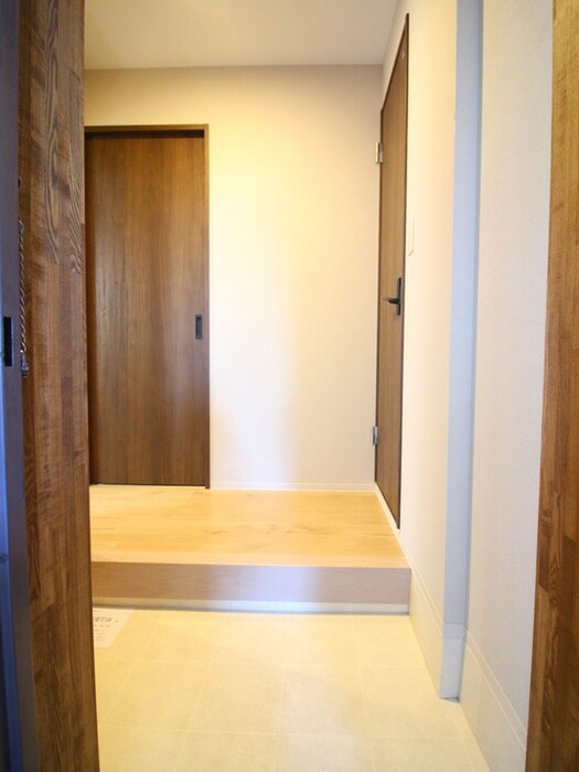 物件内観写真12　(玄関)